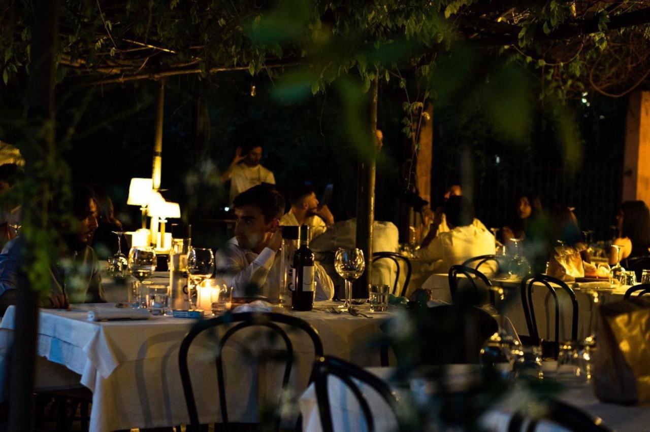 Amare Ristorante Locanda Certosa di Pavia Exterior foto